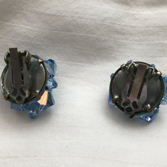 Vintage Blue Clip on Earrings - Picture 2 of 4